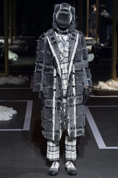 Look 18